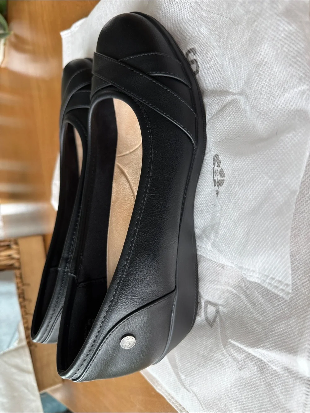 Dream Pairs Black Ballet-Style Comfort Flats Size 9 - only worn once
